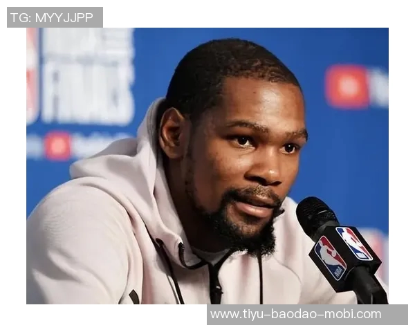 杜兰特赞詹姆斯全明星专注力不投半场三分不用左手上篮