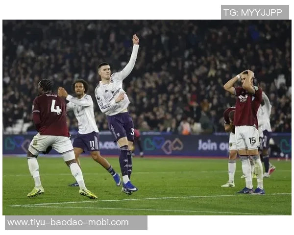 哈格里夫斯称赞曼联防守出色进攻能力依旧强劲 哈格里夫斯称赞曼联防守出色进攻能力依旧强劲